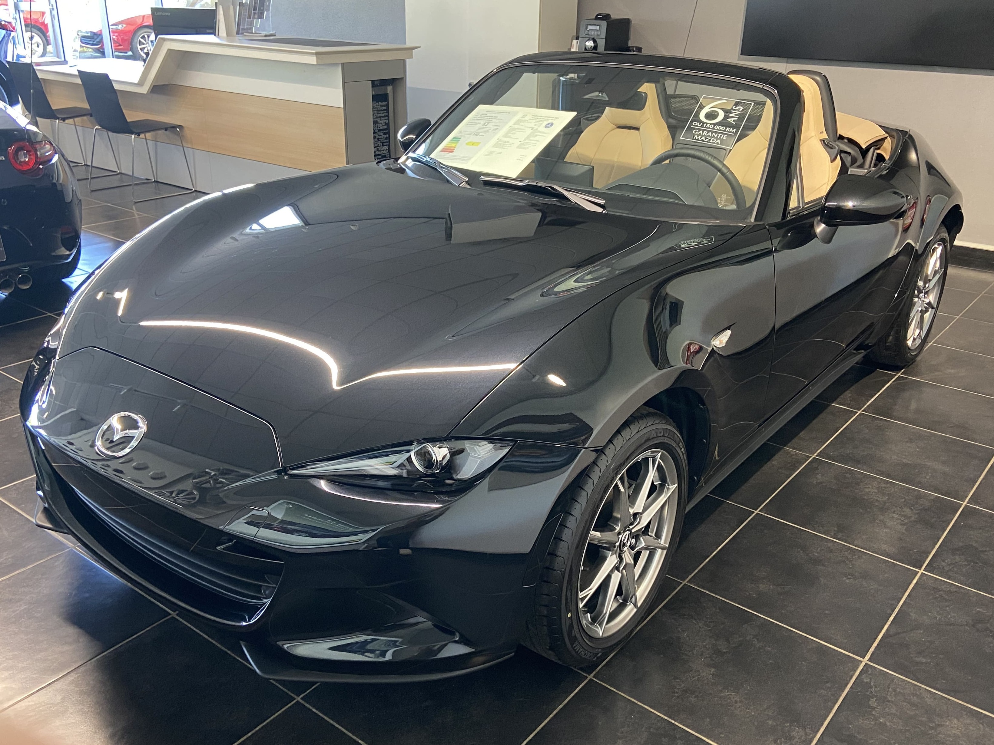 En savoir plus sur MAZDA MX-5 ROADSTER